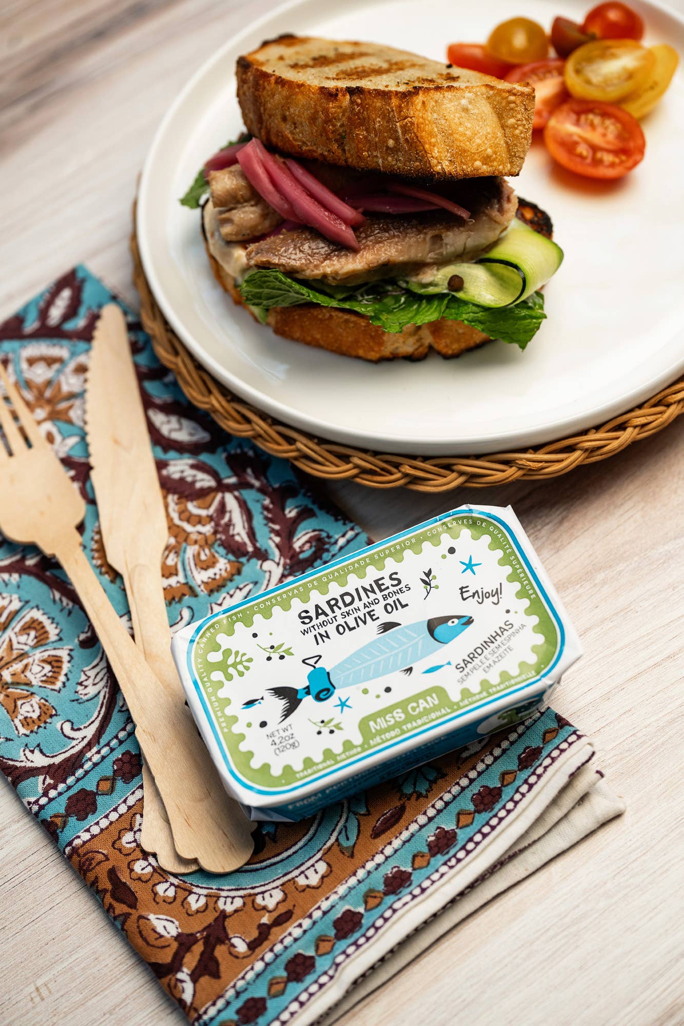 Sardines without skin and bones in olive oil