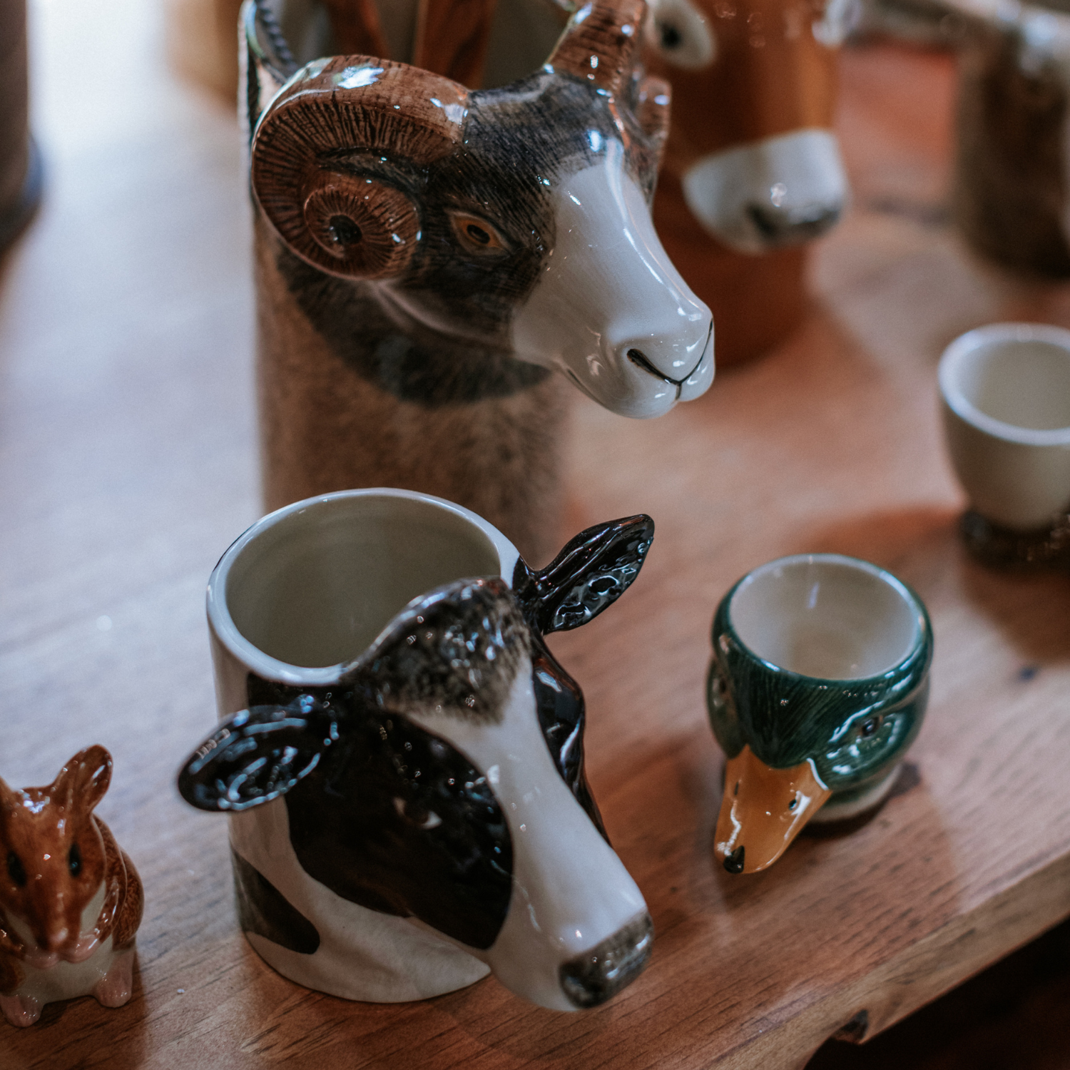 Quail animal ceramics hand painted friesian cow utensil pot in shop