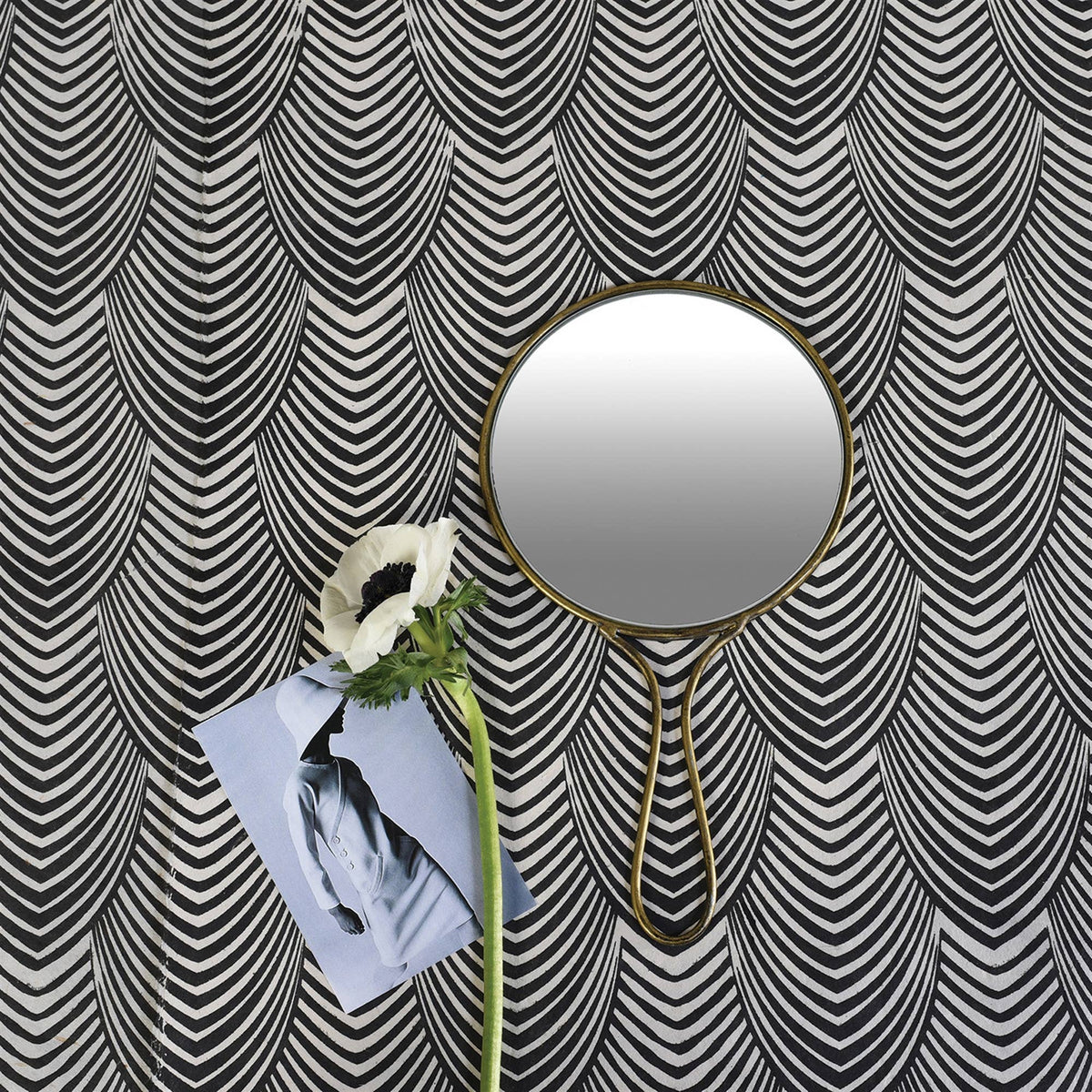 Lena Hand Mirror, Brass - Round - Brass