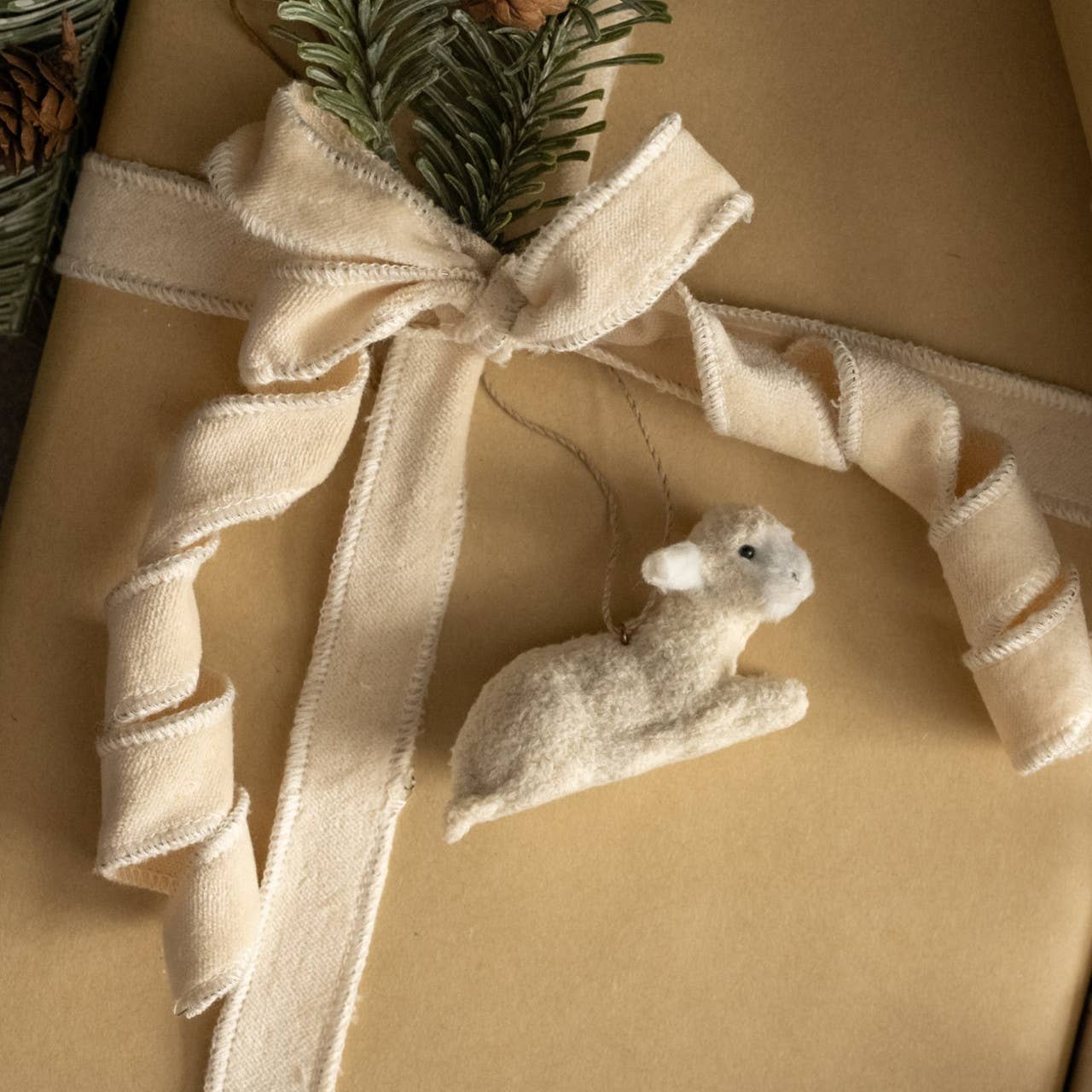 3.5" RESTING LAMB ORNAMENT