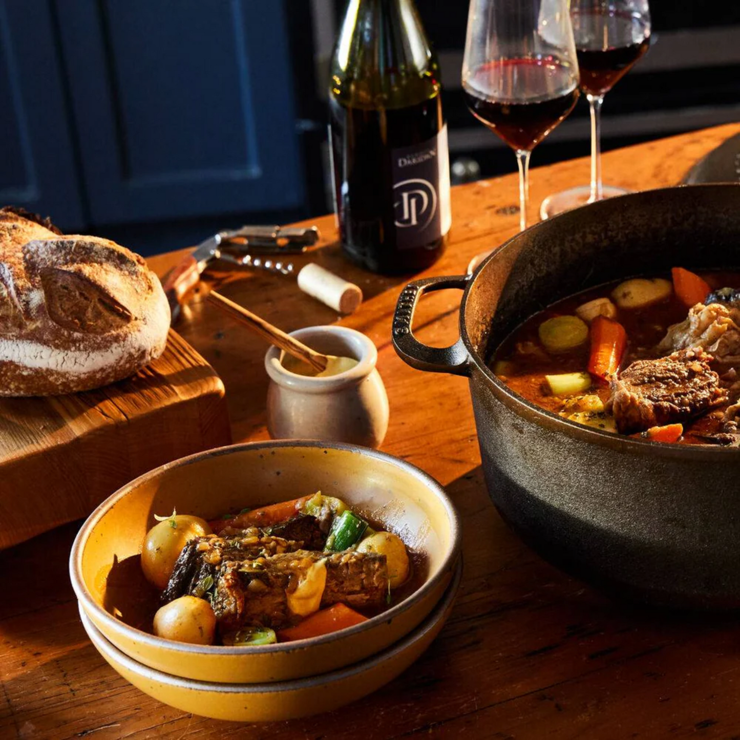 Smithey 7.25qt dutch oven serving 