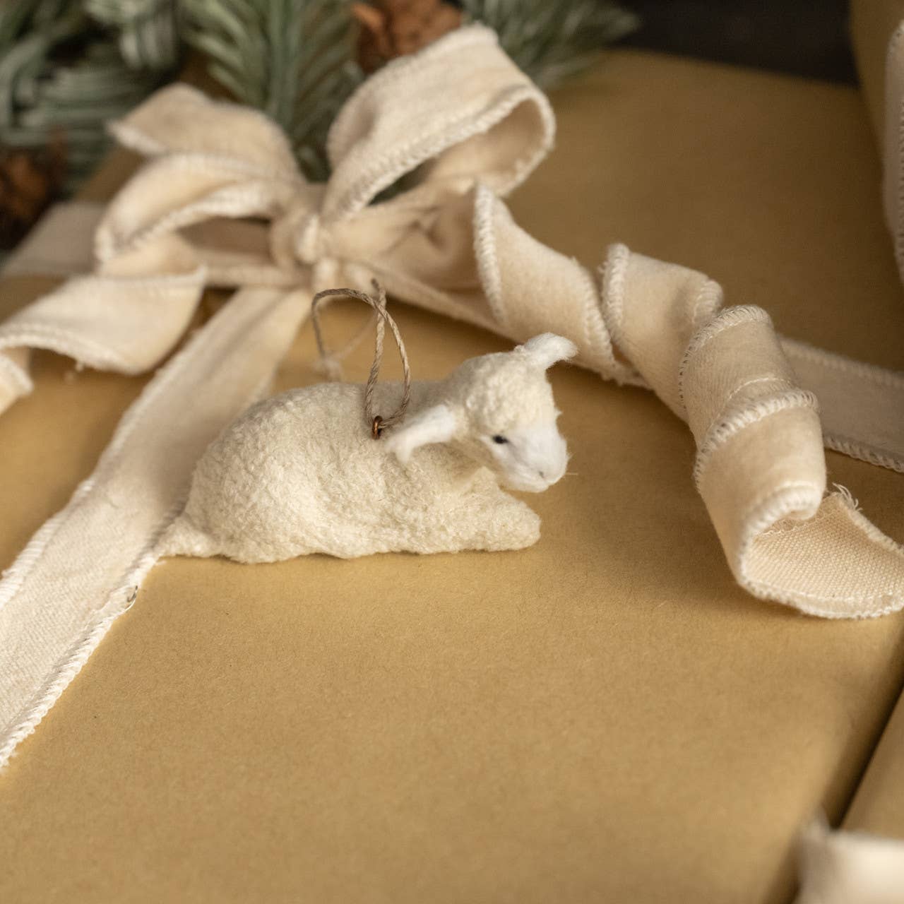 3.5" RESTING LAMB ORNAMENT